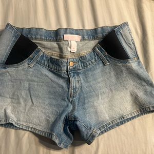 Maternity shorts